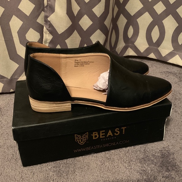 Beast Carter Side Cutout Ankle Bootie - Picture 6 of 7